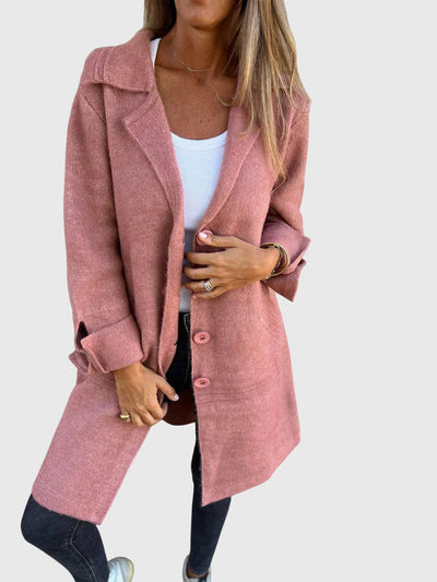 Blazer med knappar — tidlös kavaj med figurnära passform