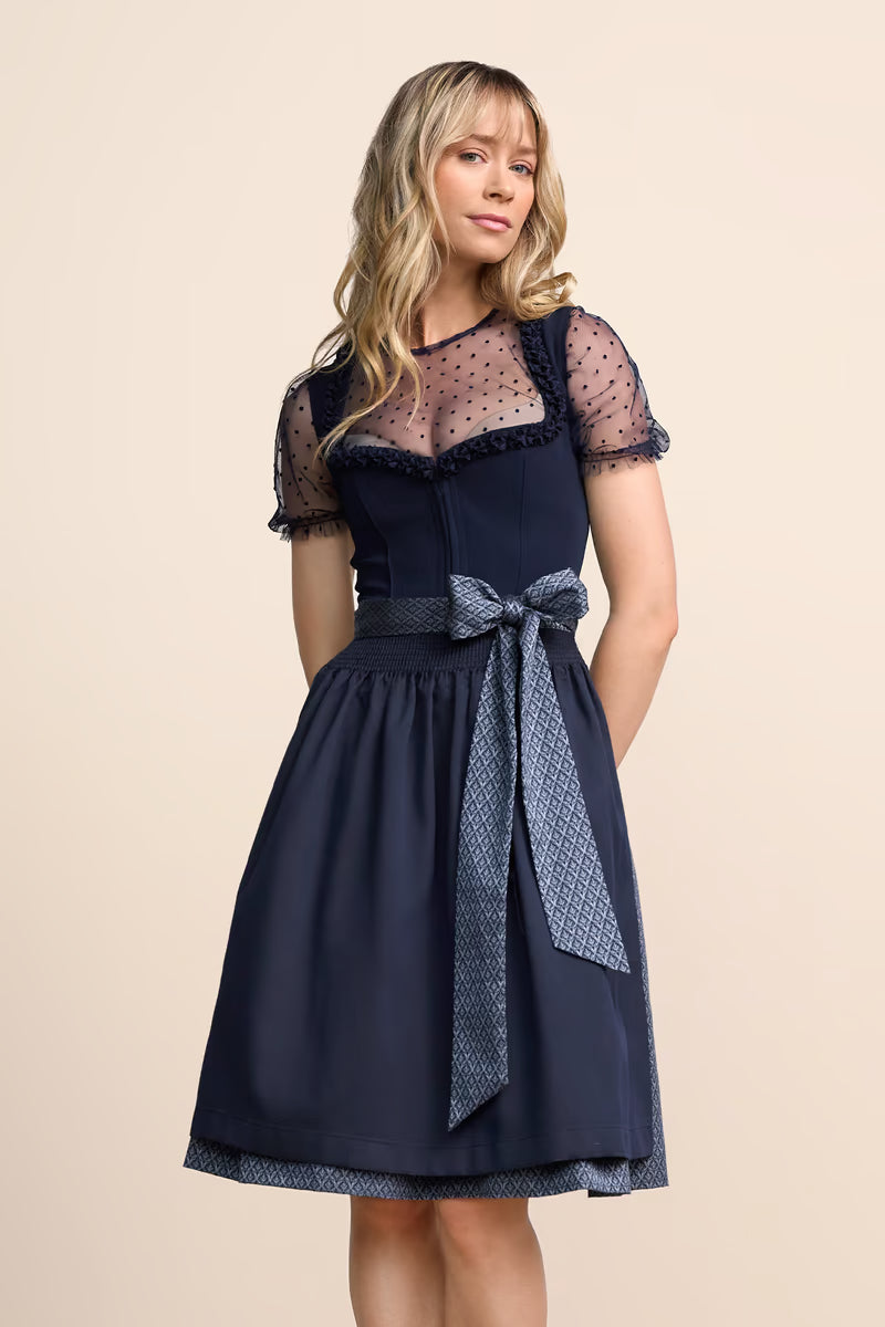 Blå dirndl dam för Oktoberfest