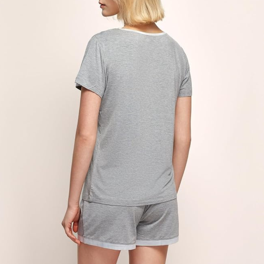 Pyjamas med korta ärmar i andningsbart material