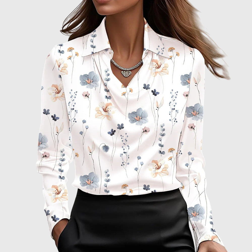 Elegant damblus med plisserad halsringning