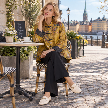 Jacka dam i satin — mönstrad med ståkrage och knappar, långärmad