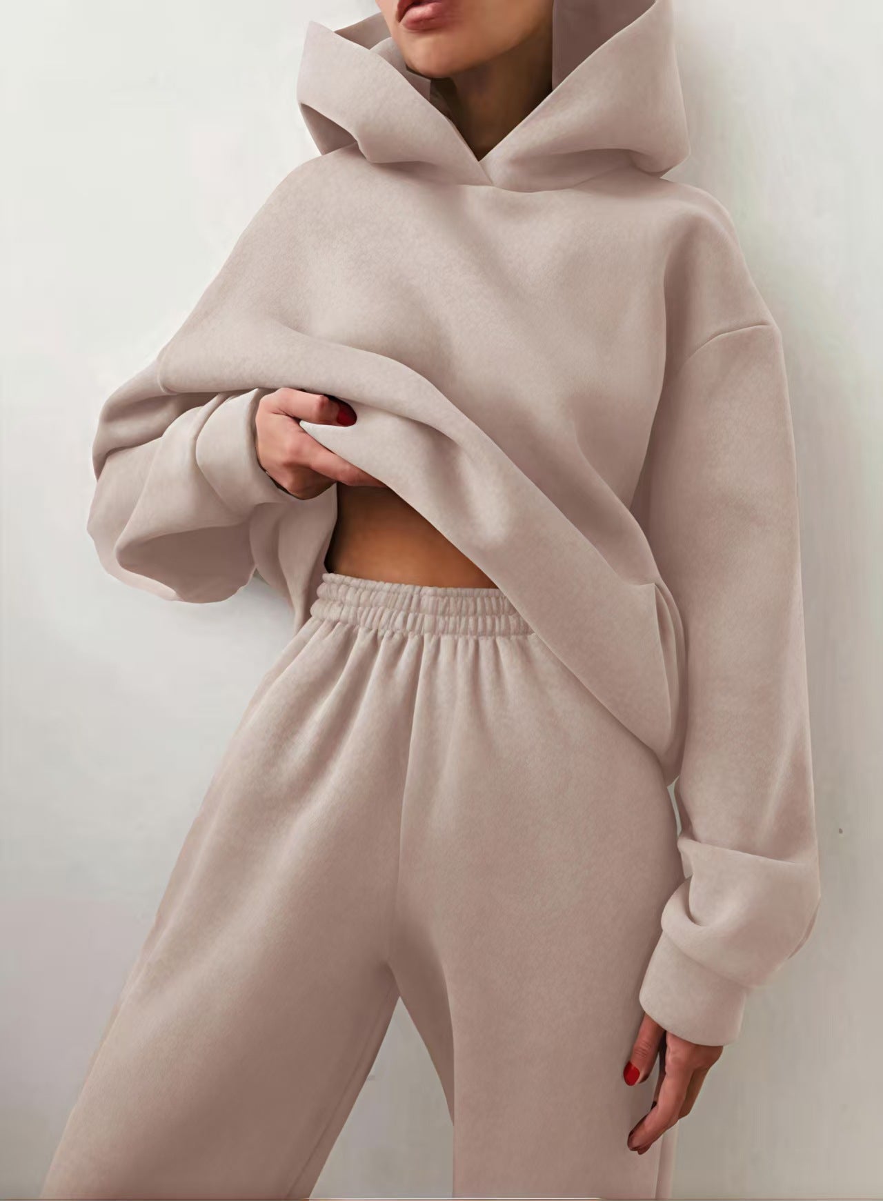 Damset i jogging-stil