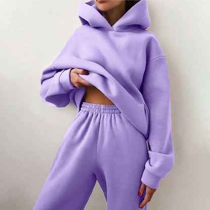 Damset i jogging-stil