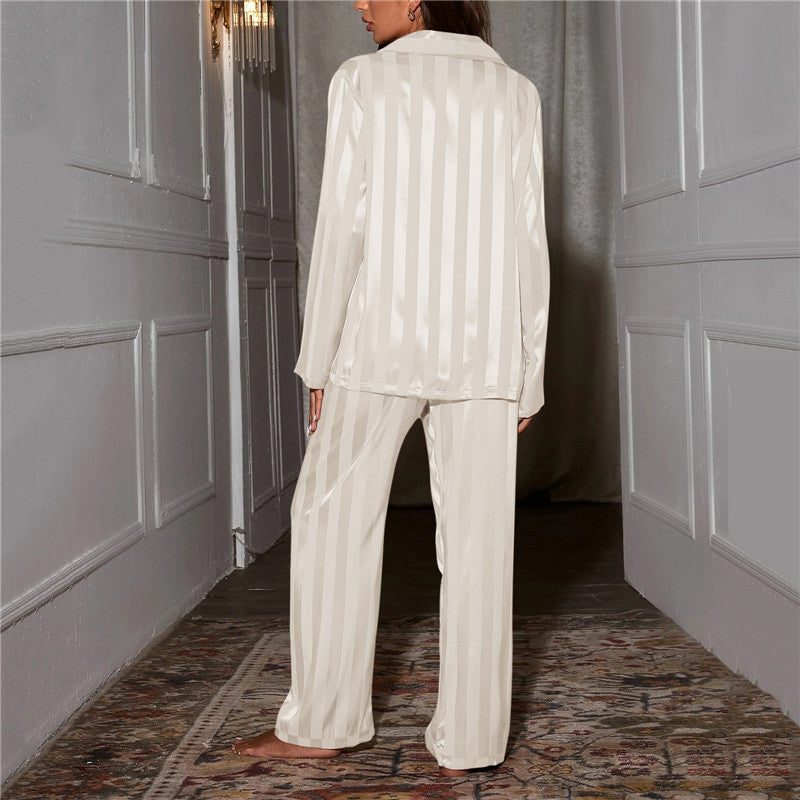 Lyxig satin-pyjama dam