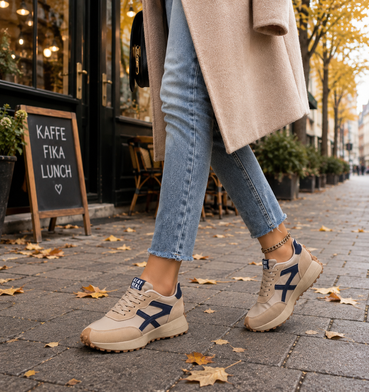 Sneakers dam, lätta — bekväma vardagsskor med dämpad sula