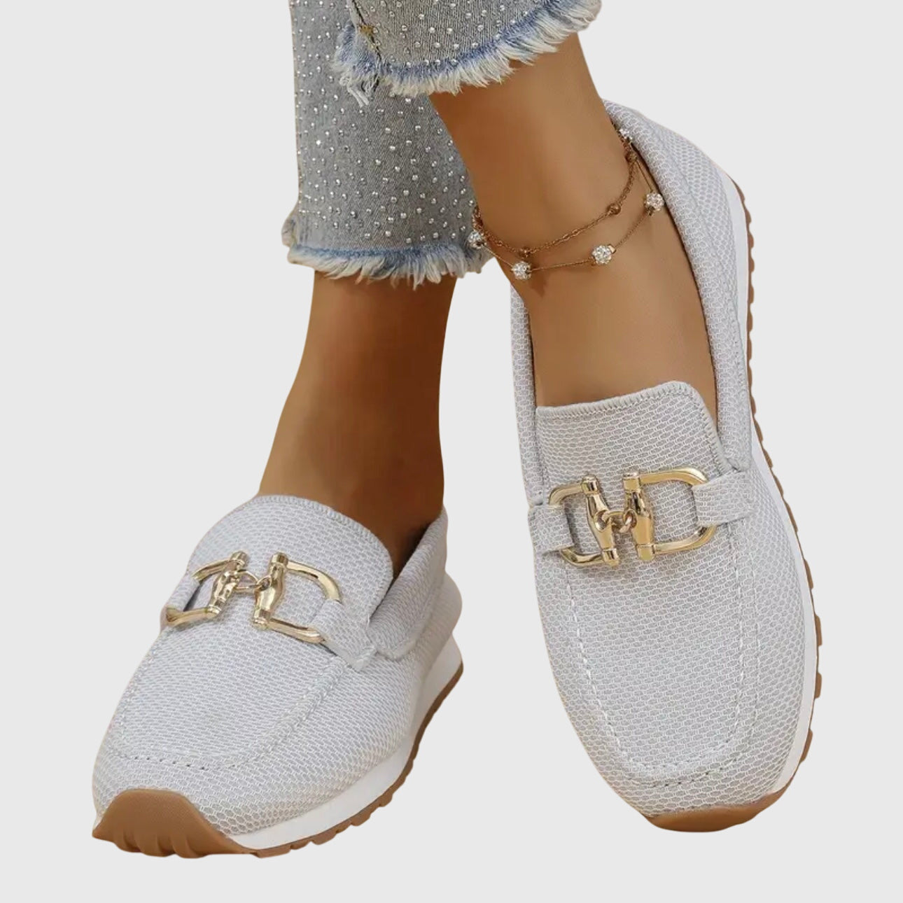 Loafers dam i läderimitation med metallspänne
