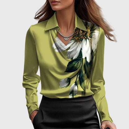 Elegant damblus med plisserad halsringning
