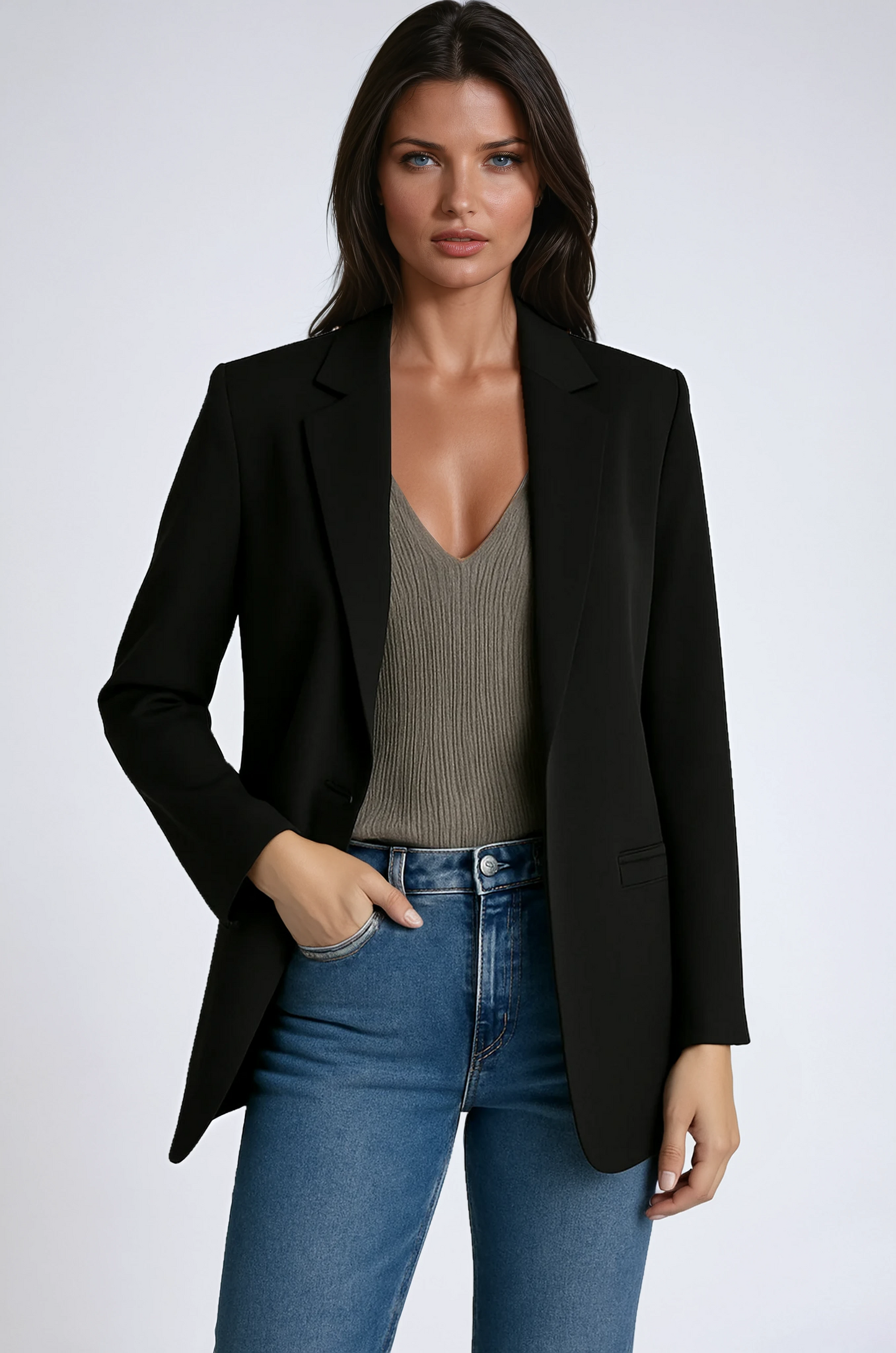 Elegant långlinjad blazer dam i svart – figursydd kontorsblazer med skarp krage