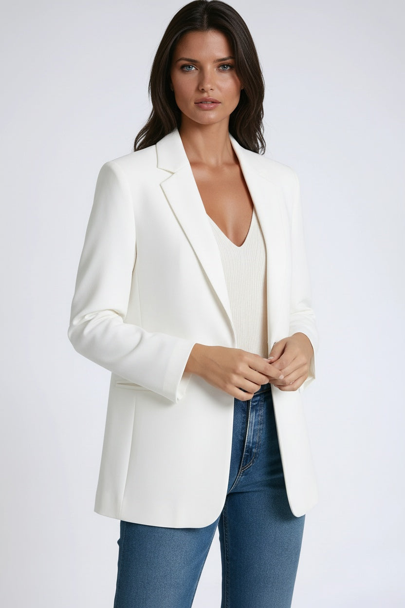 Långlinjad blazer dam i vit – elegant kontorsblazer