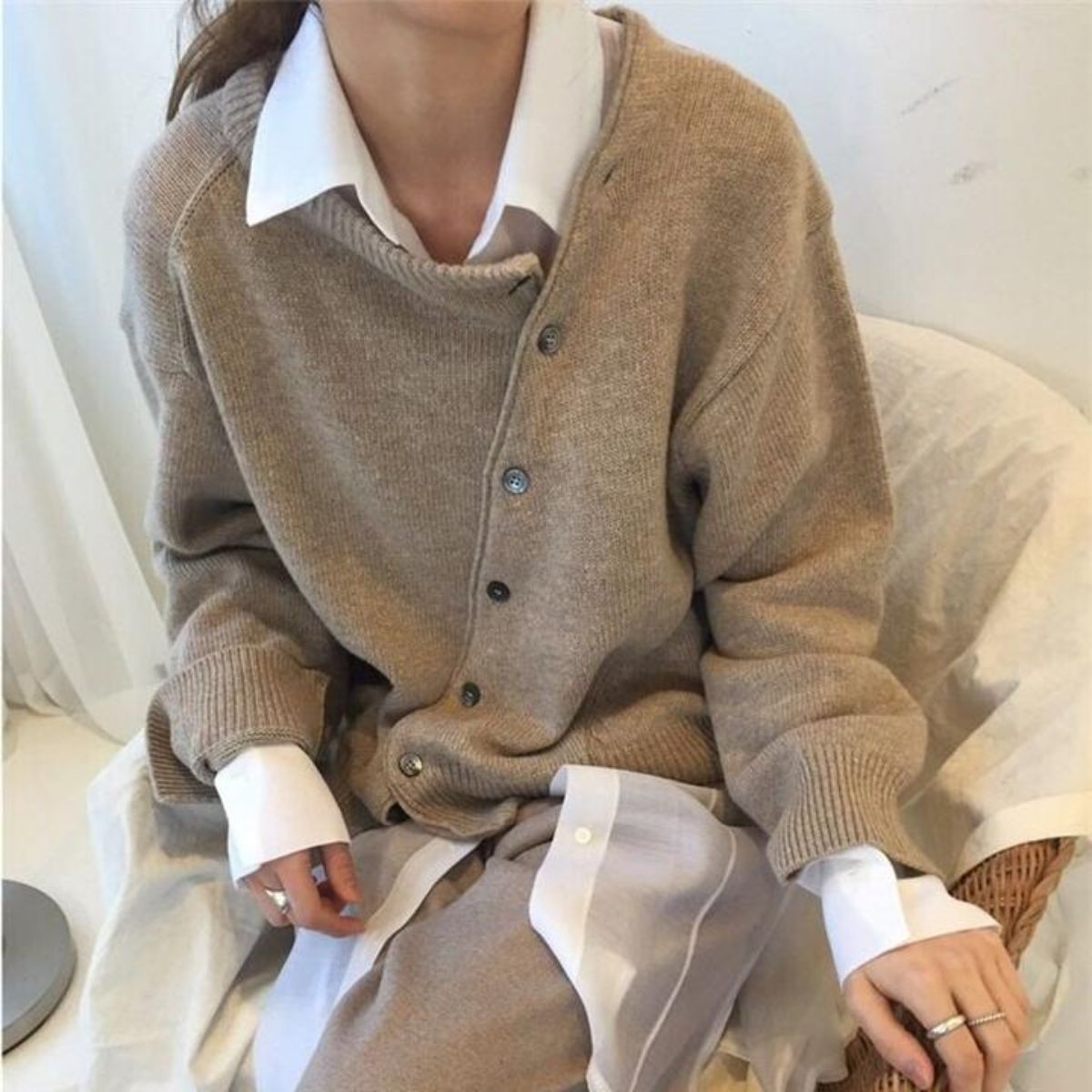 Stickad tröja dam i akryl med luftig stickning
