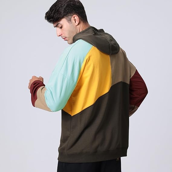 Hoodie i bomull – modern luvtröja med grafiskt tryck