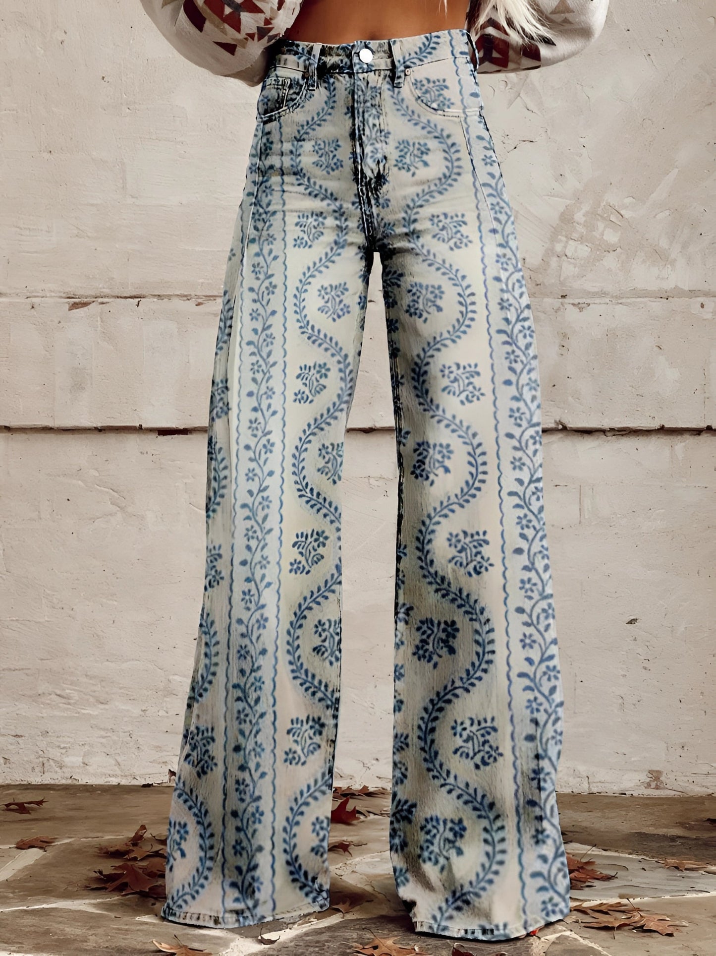 Vida högmidjade damjeans i denim — utsvängda mönstrade jeans